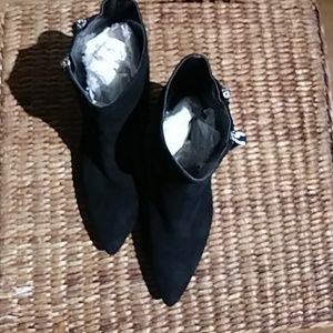 Black nine west short heel booties